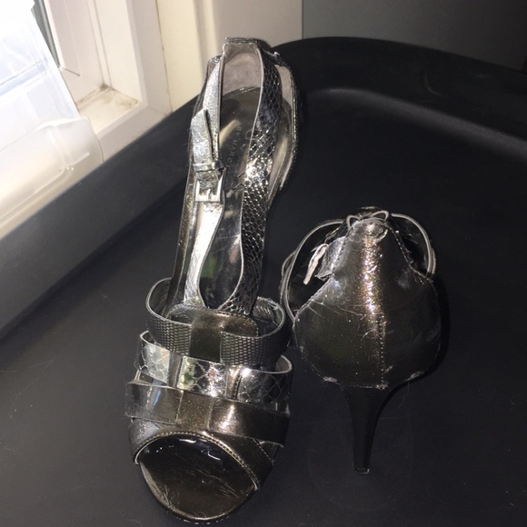 Guess Metallic Heels sz 7 1/2 - Picture 5 of 8